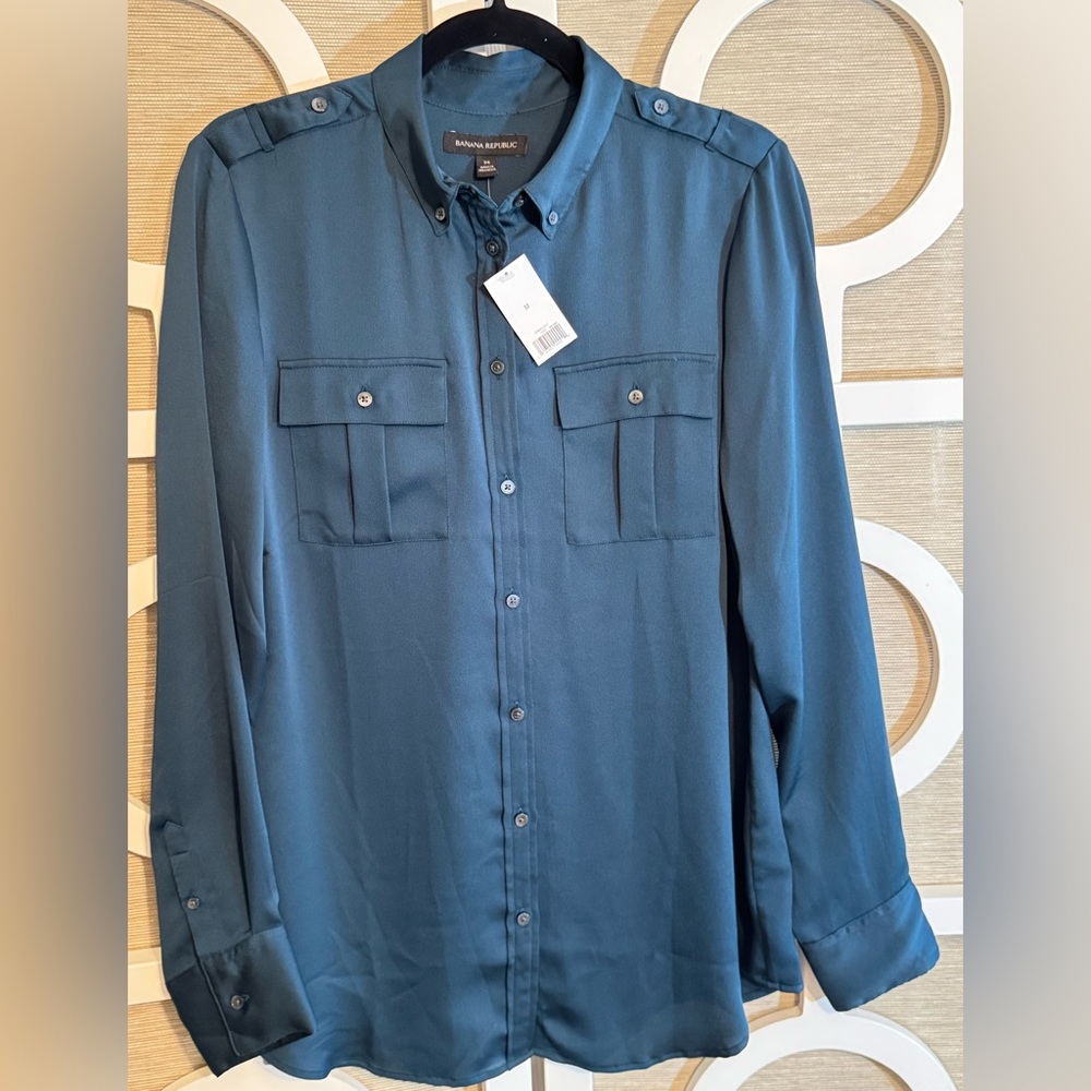 *NWT! Banana Republic- “Deep Teal” WM, SZ-M, Elegant Button-Down Blouse